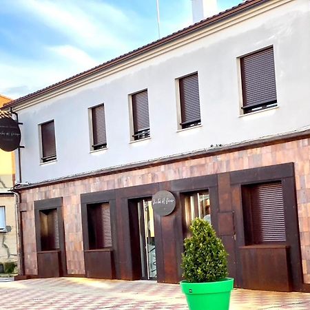 Estudio Puertas Del Orbigo Carrizo de la Ribera Екстериор снимка